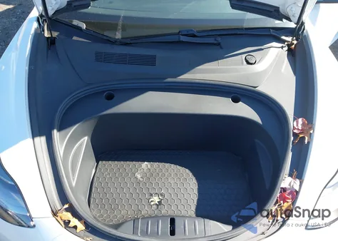 2021 Tesla Model 3 Standard Range Plus Rear-Wheel Drive z USA, uszkodzony, nr VIN 5YJ3E1EA2MF046412